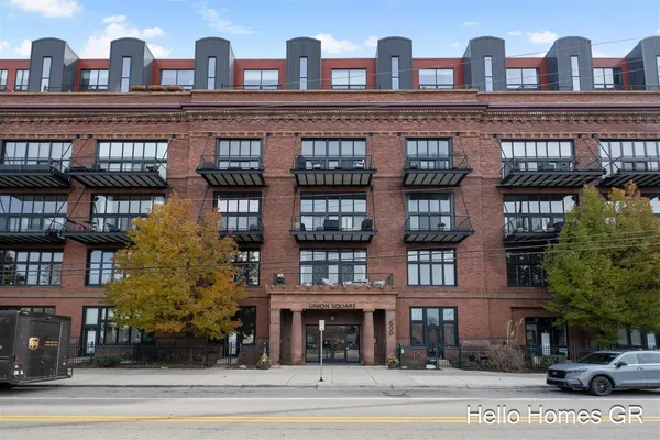 $232,000 | 600 Broadway Avenue Northwest, Unit 317, Grand Rapids, MI 49504