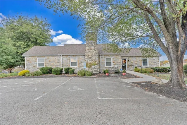 $445,000 | 1152 Cardiff Court, Roanoke, VA 24019