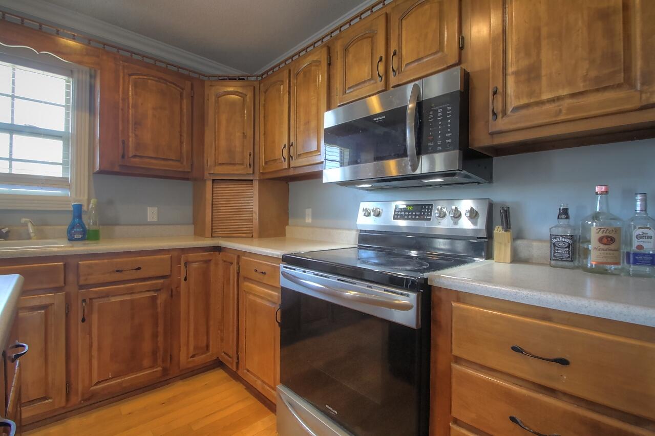 1910 Laurel River Road London, KY 40744 - Photo 9 of 16 26
