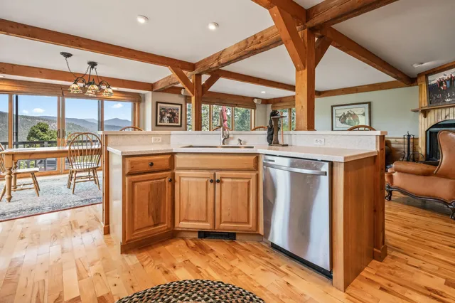 $1,399,000 | 46 Ammonoosuc Drive, Bartlett, NH 03812