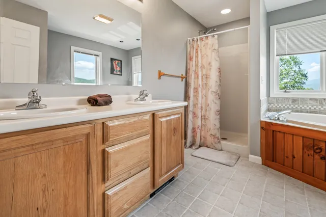 $1,399,000 | 46 Ammonoosuc Drive, Bartlett, NH 03812