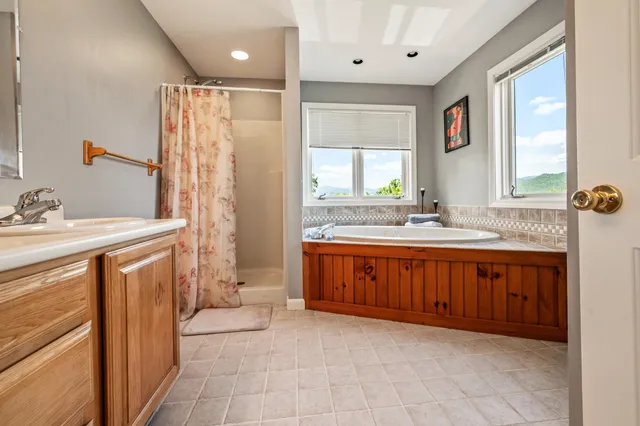 $1,399,000 | 46 Ammonoosuc Drive, Bartlett, NH 03812