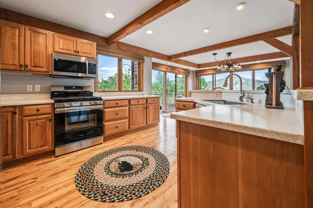 $1,399,000 | 46 Ammonoosuc Drive, Bartlett, NH 03812