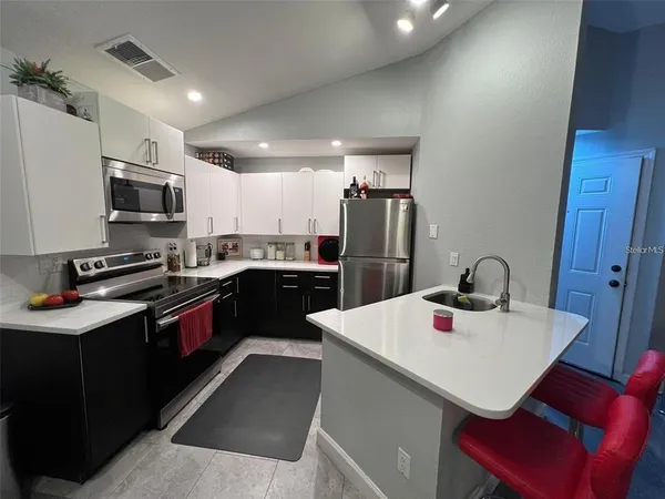 $1,350 | 4518 Commander Drive, Unit 1933, Orlando, FL 32822