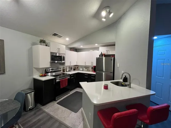 $1,350 | 4518 Commander Drive, Unit 1933, Orlando, FL 32822