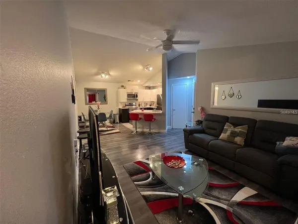 $1,350 | 4518 Commander Drive, Unit 1933, Orlando, FL 32822