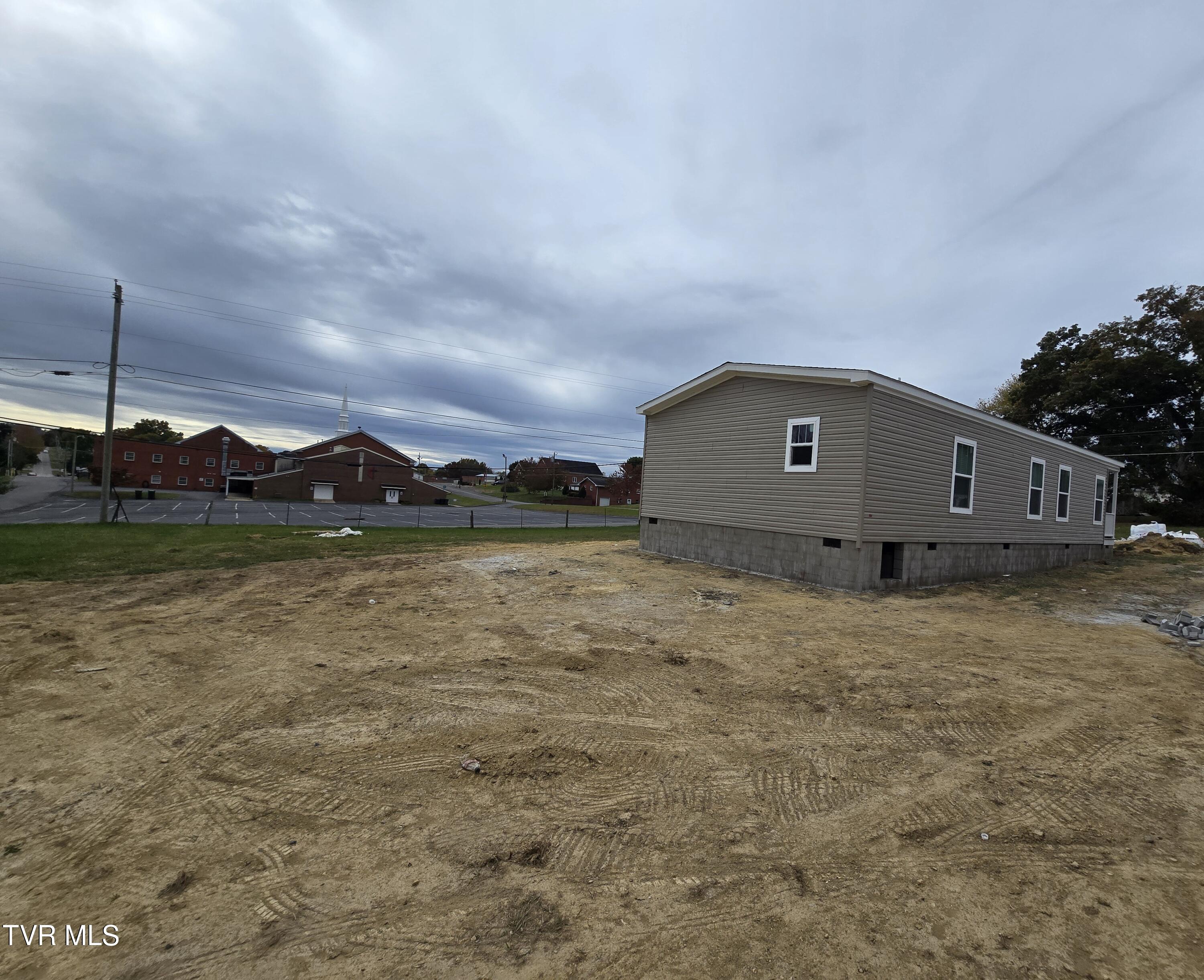 2204 Oak Street Gray, TN 37615 - Photo 24 of 36 20251026_131409