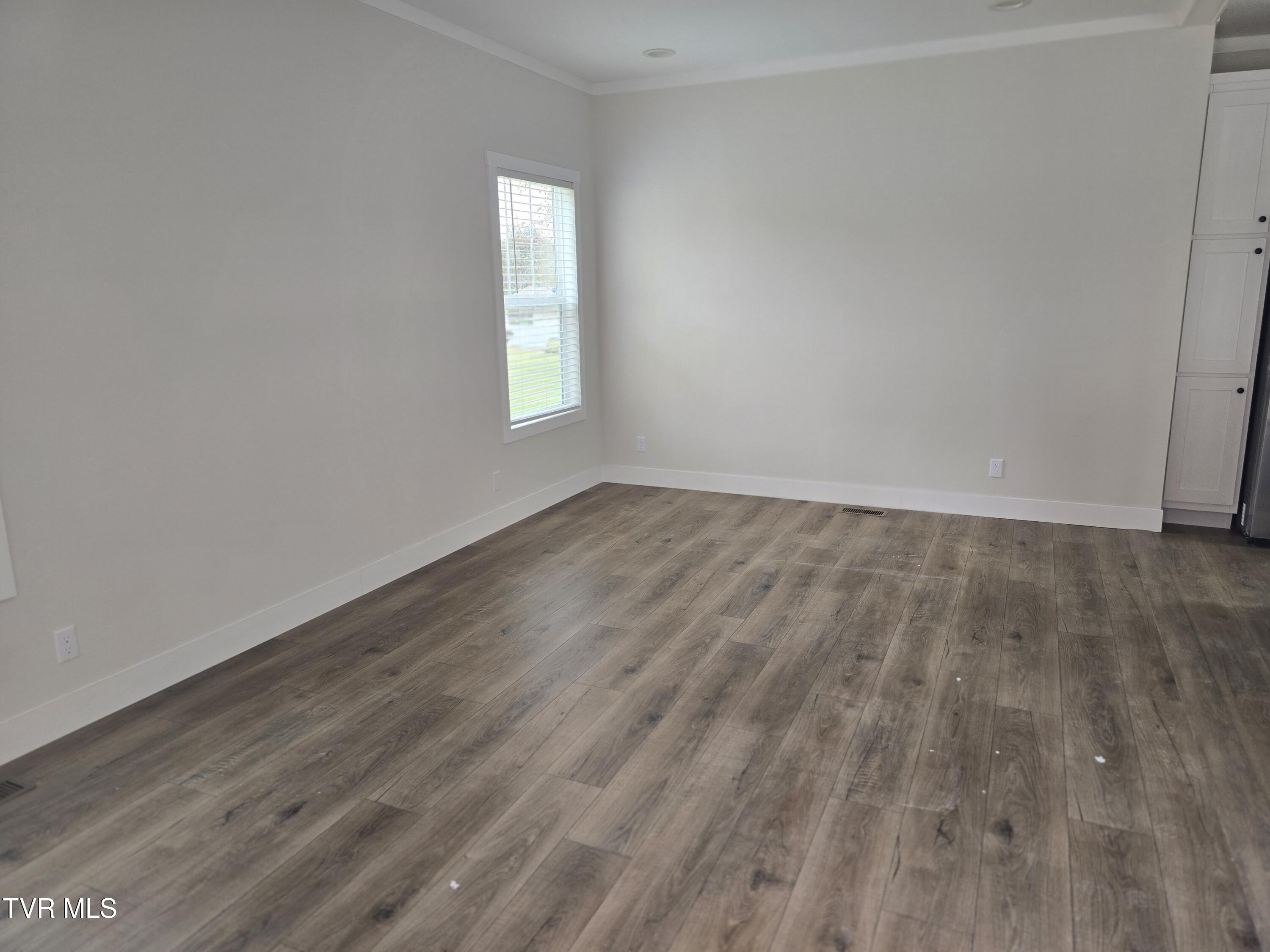 2204 Oak Street Gray, TN 37615 - Photo 3 of 36 20251026_131926