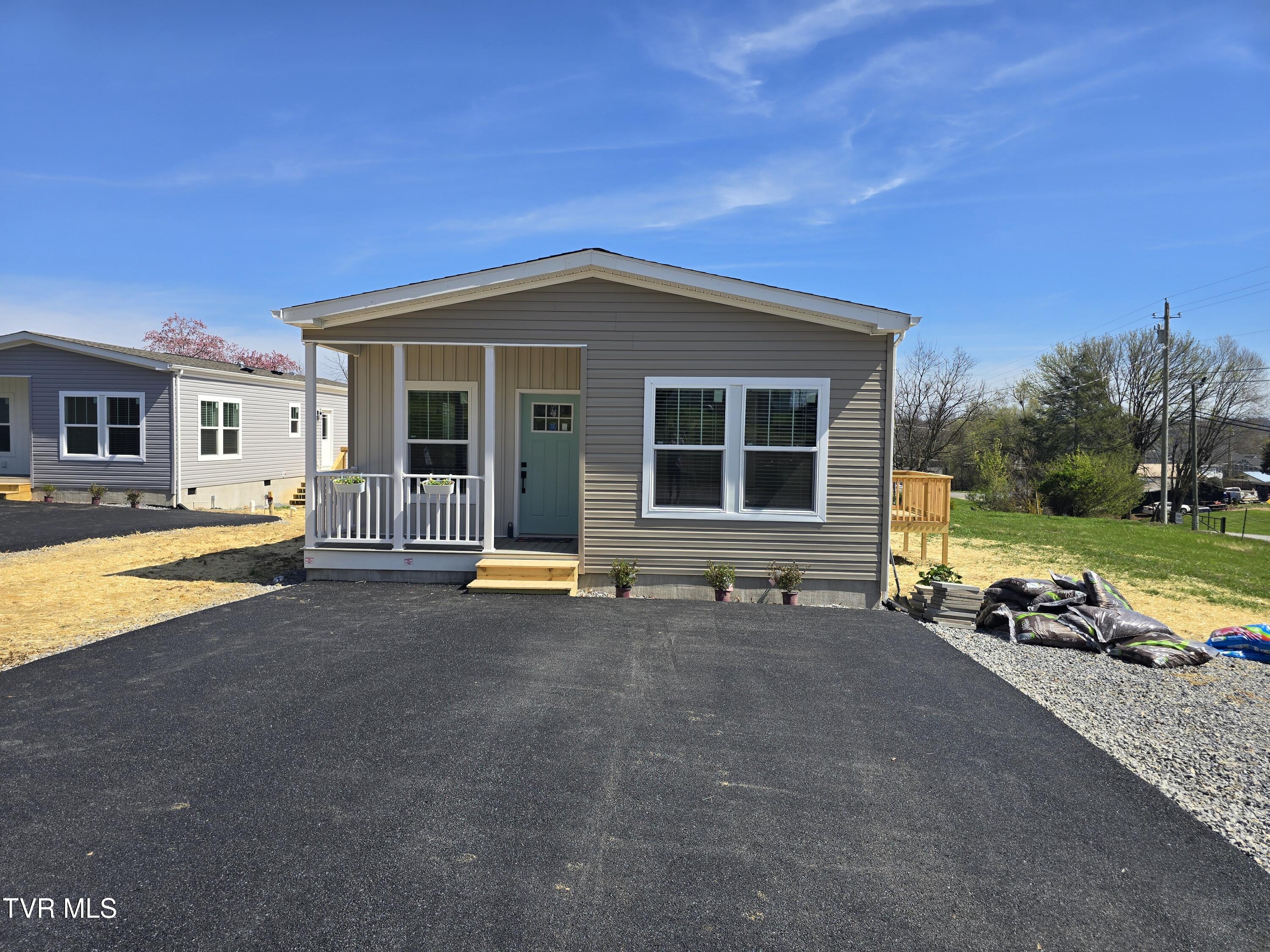 2204 Oak Street Gray, TN 37615 - Photo 36 of 36 20260325_144024