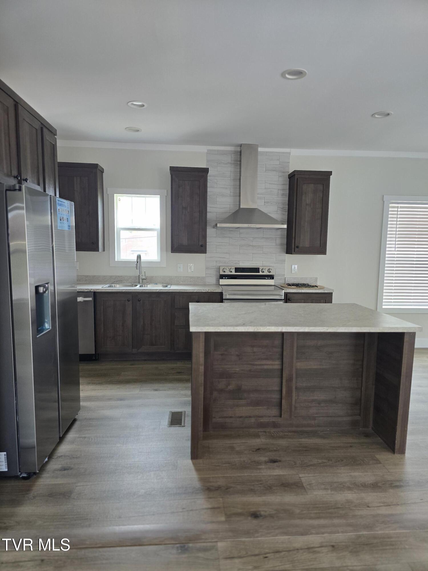 2204 Oak Street Gray, TN 37615 - Photo 9 of 36 20251026_132439