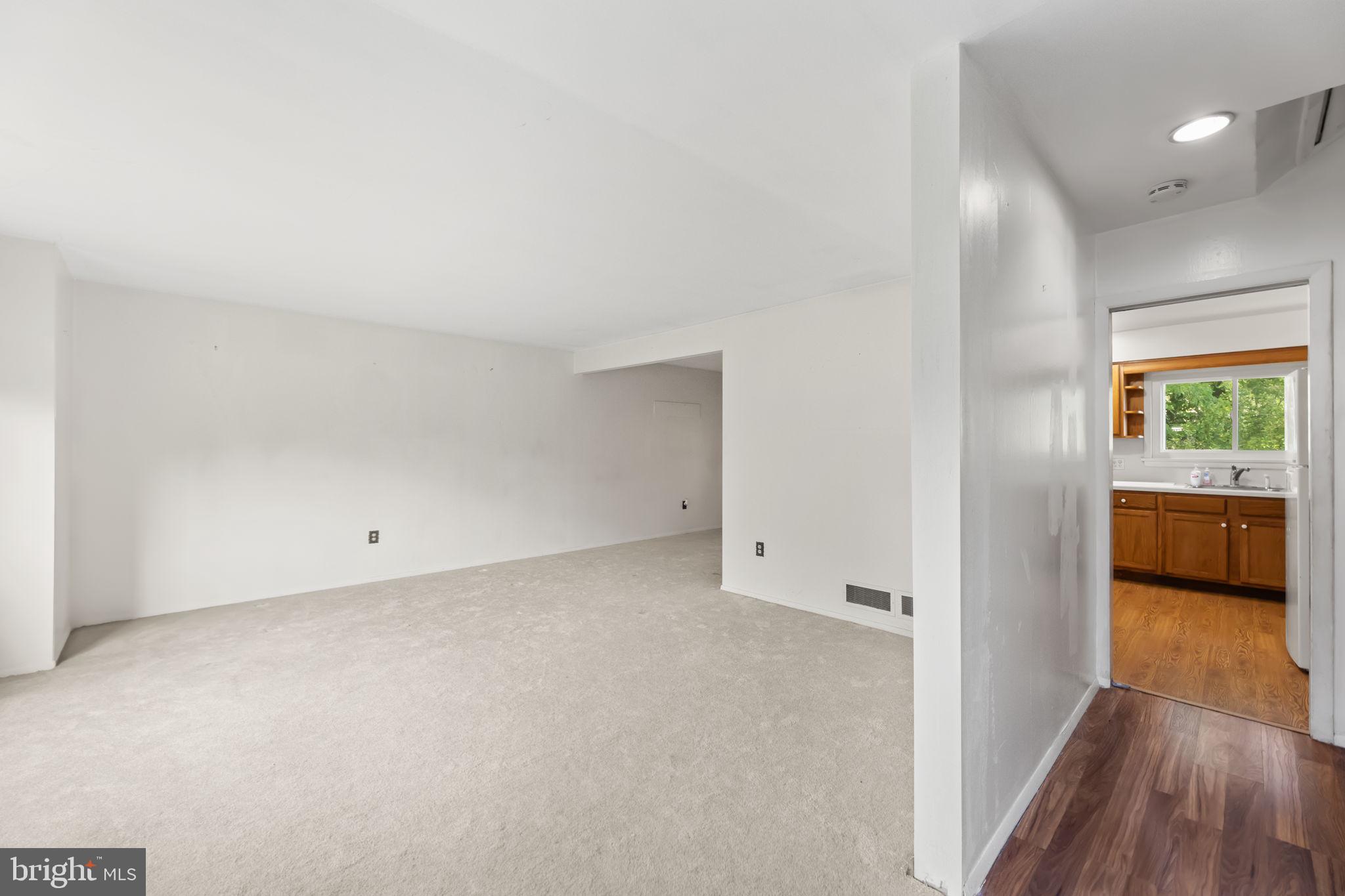 1350 Lower Ferry Road Ewing, NJ 08618 - Photo 4 of 25