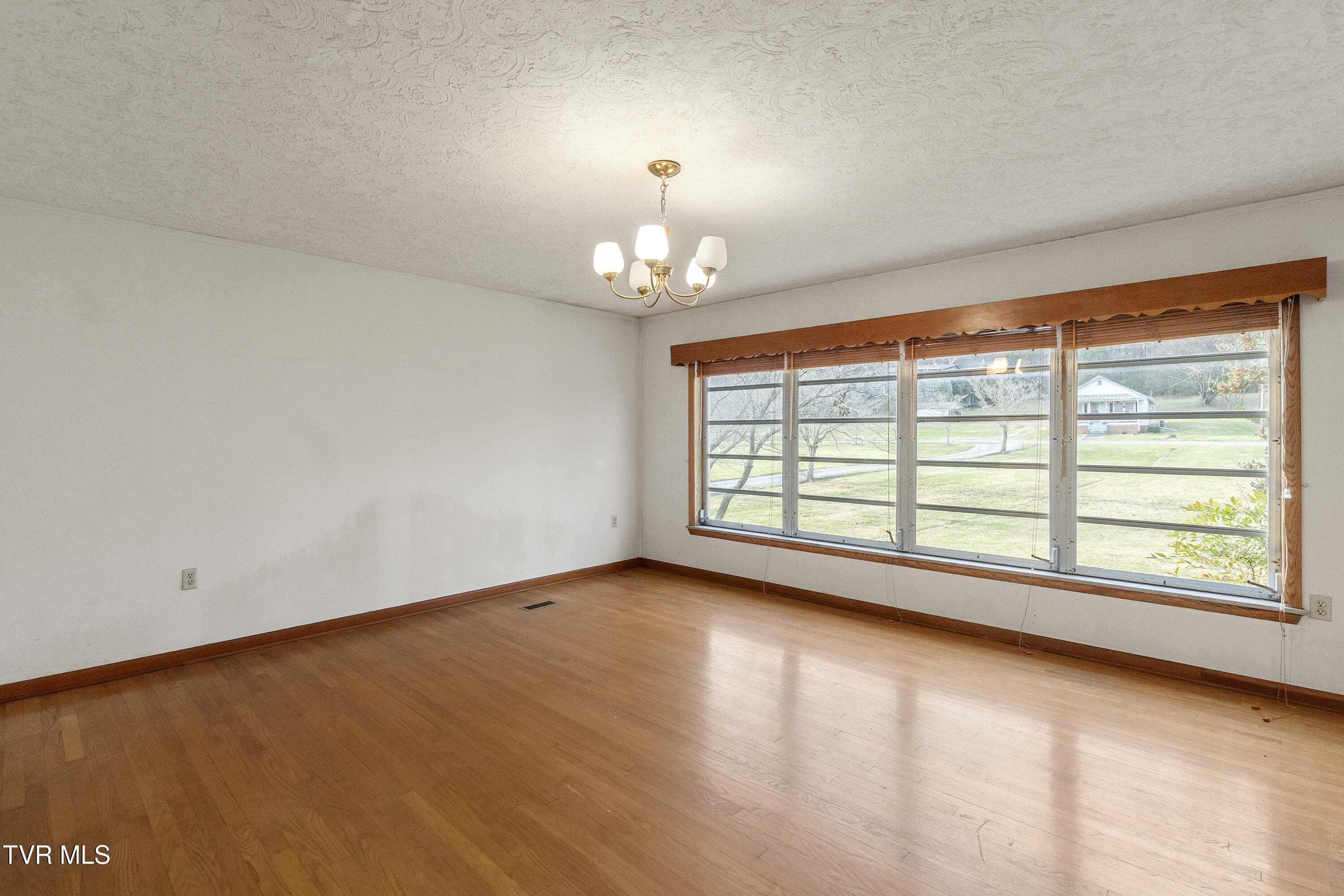 180 Doughtys Chapel Road Greeneville, TN 37745 - Photo 12 of 42 DSC03429