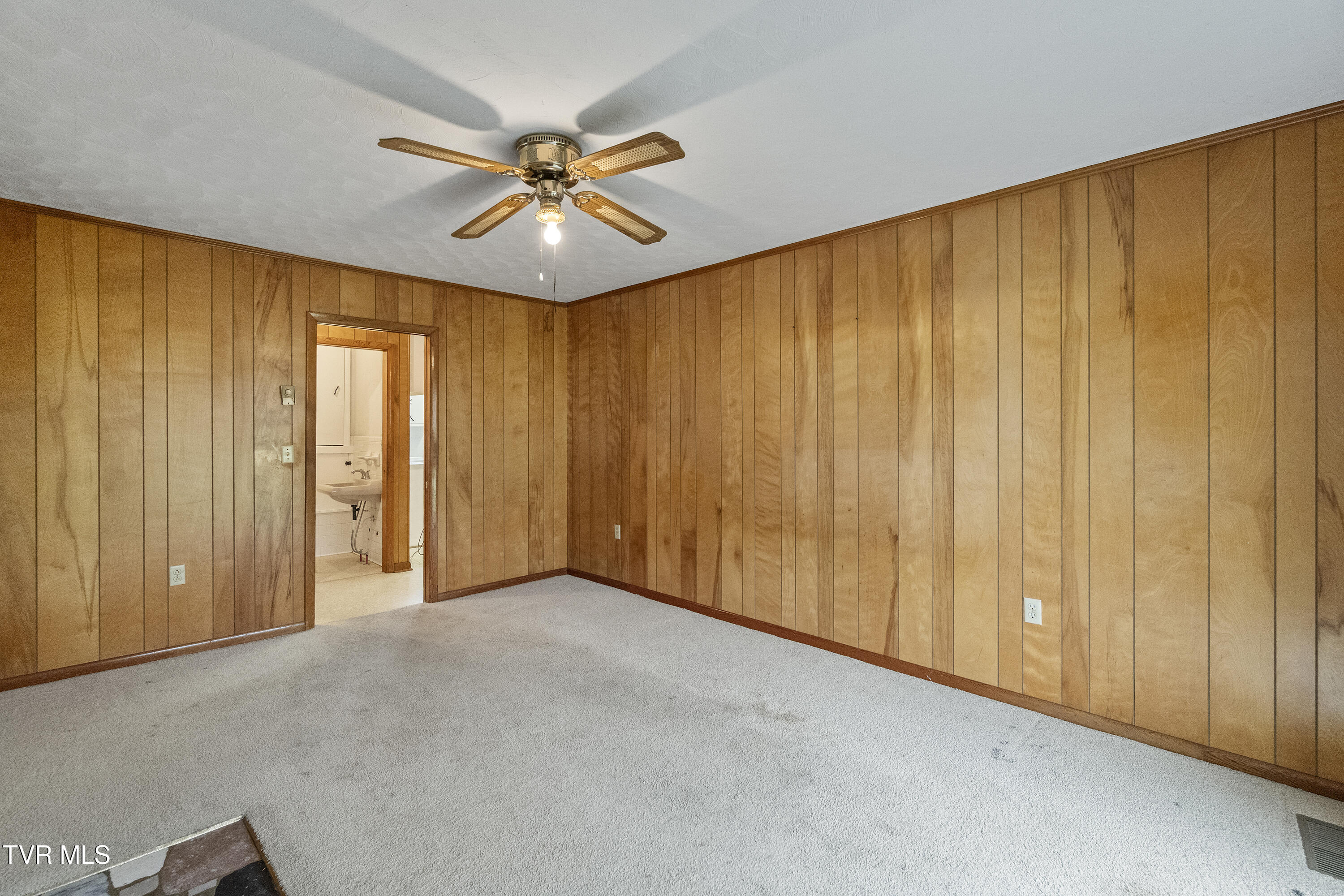 180 Doughtys Chapel Road Greeneville, TN 37745 - Photo 13 of 42 DSC03405