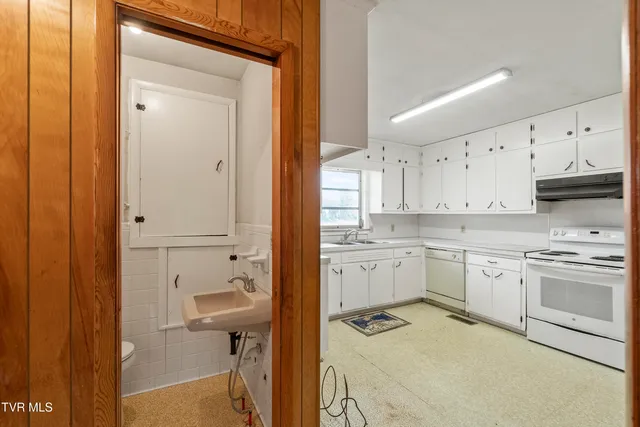 $274,900 | 180 Doughtys Chapel Road, Greeneville, TN 37745