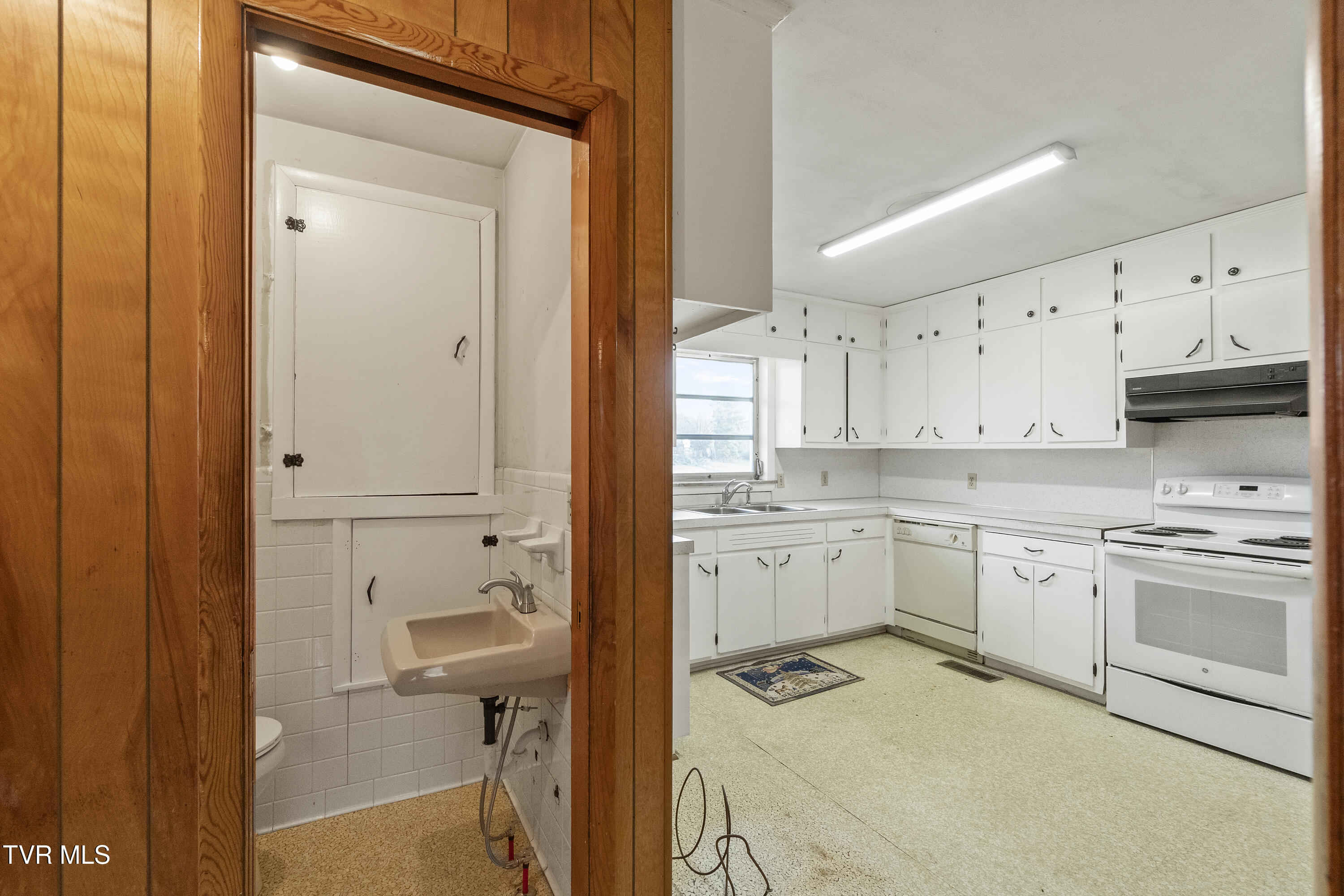 180 Doughtys Chapel Road Greeneville, TN 37745 - Photo 14 of 42 DSC03408