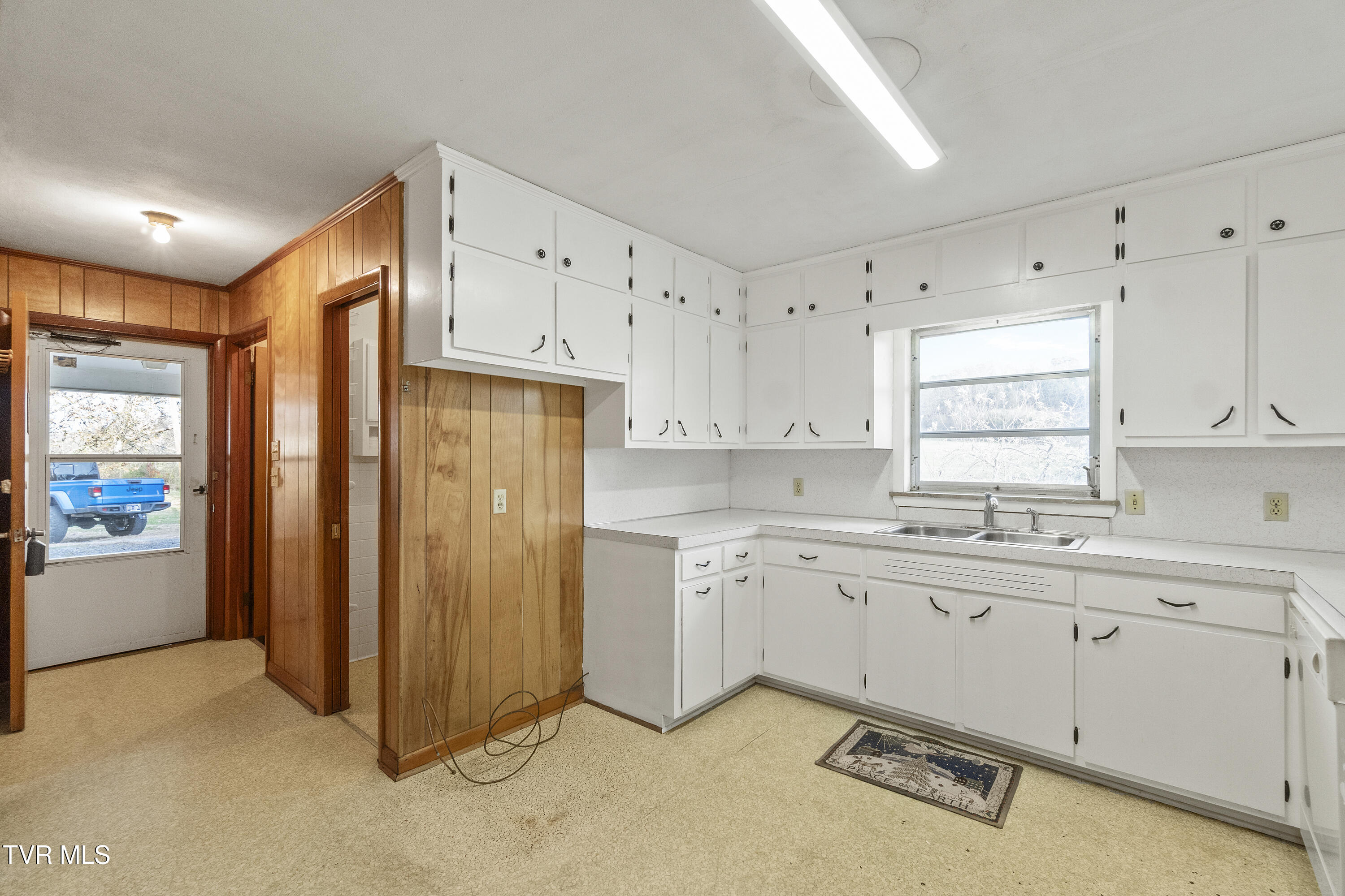 180 Doughtys Chapel Road Greeneville, TN 37745 - Photo 16 of 42 DSC03417