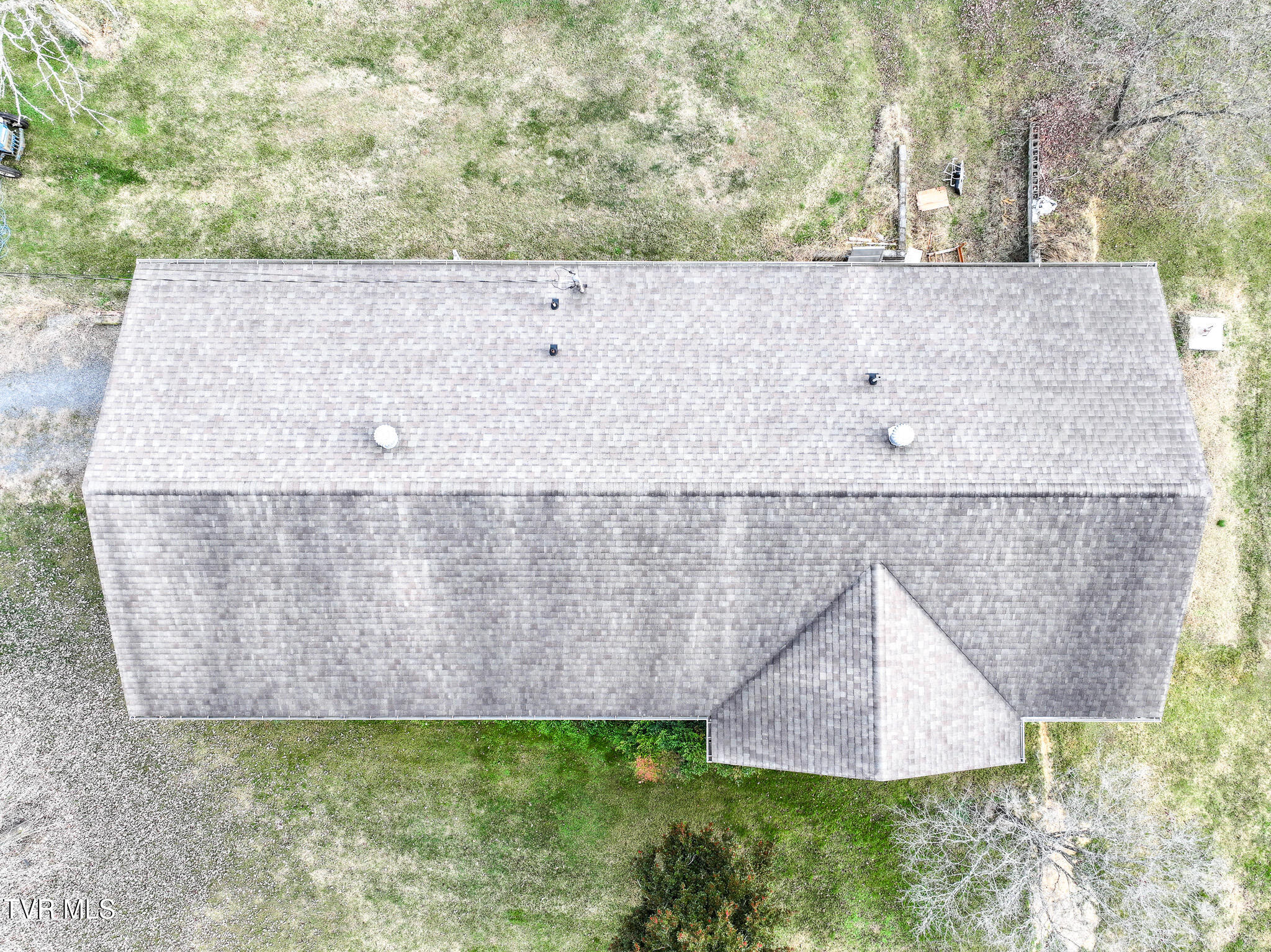 180 Doughtys Chapel Road Greeneville, TN 37745 - Photo 36 of 42 DJI_20251116182623_0635_D