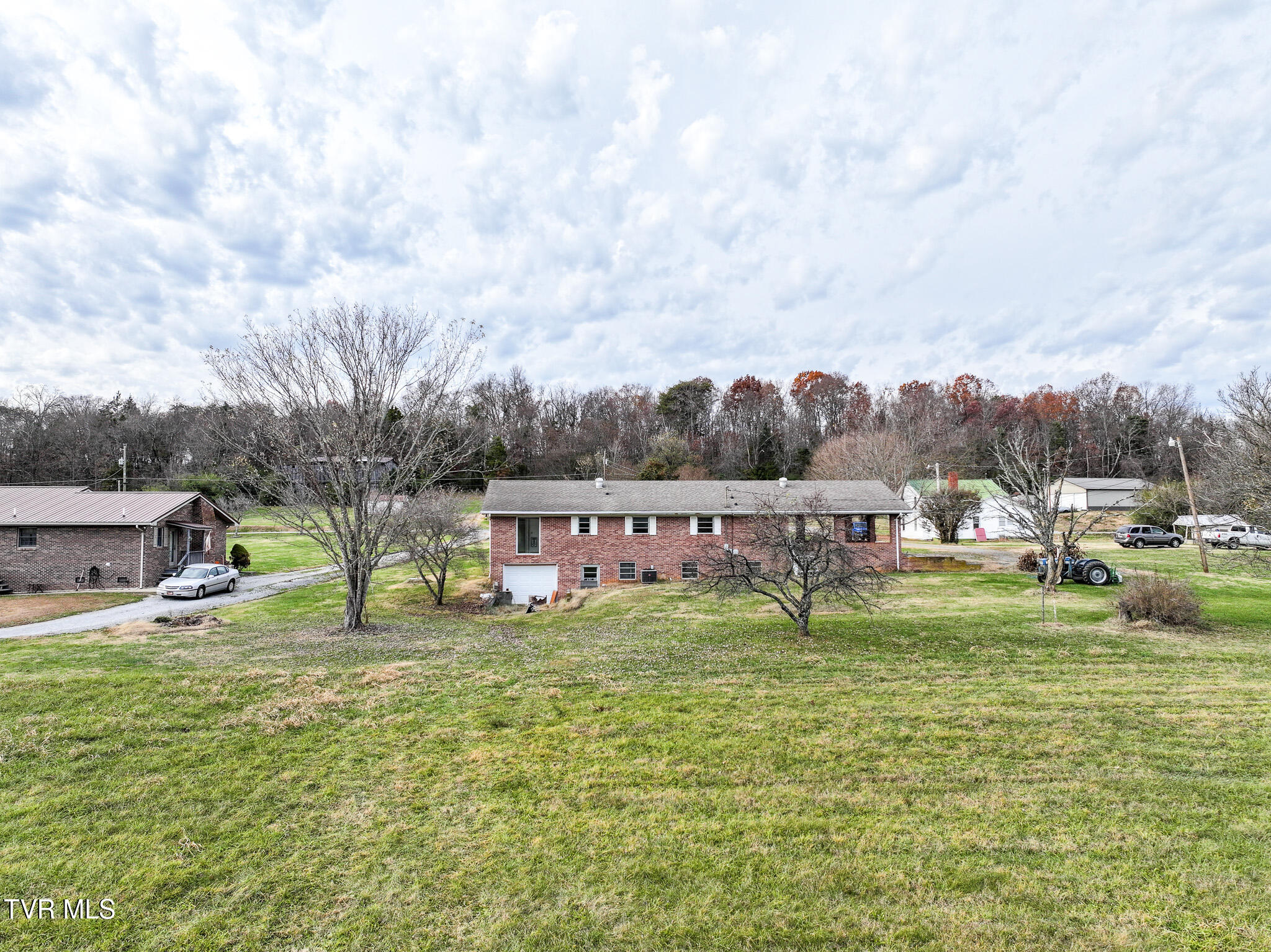 180 Doughtys Chapel Road Greeneville, TN 37745 - Photo 4 of 42 DJI_20251116182517_0631_D