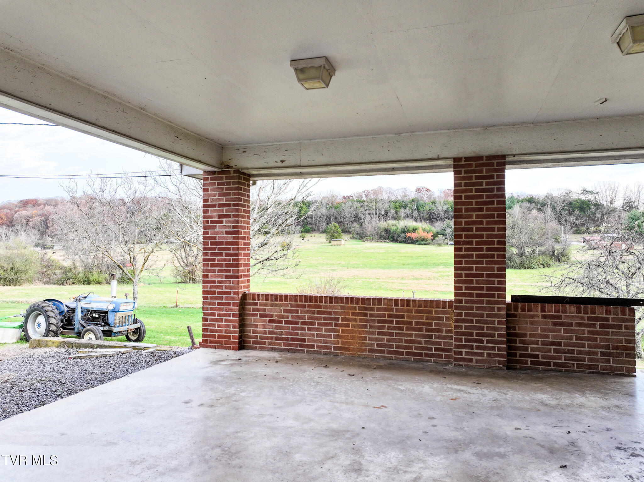 180 Doughtys Chapel Road Greeneville, TN 37745 - Photo 8 of 42 DJI_20251116183107_0650_D