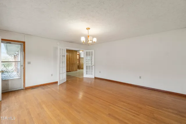 $274,900 | 180 Doughtys Chapel Road, Greeneville, TN 37745