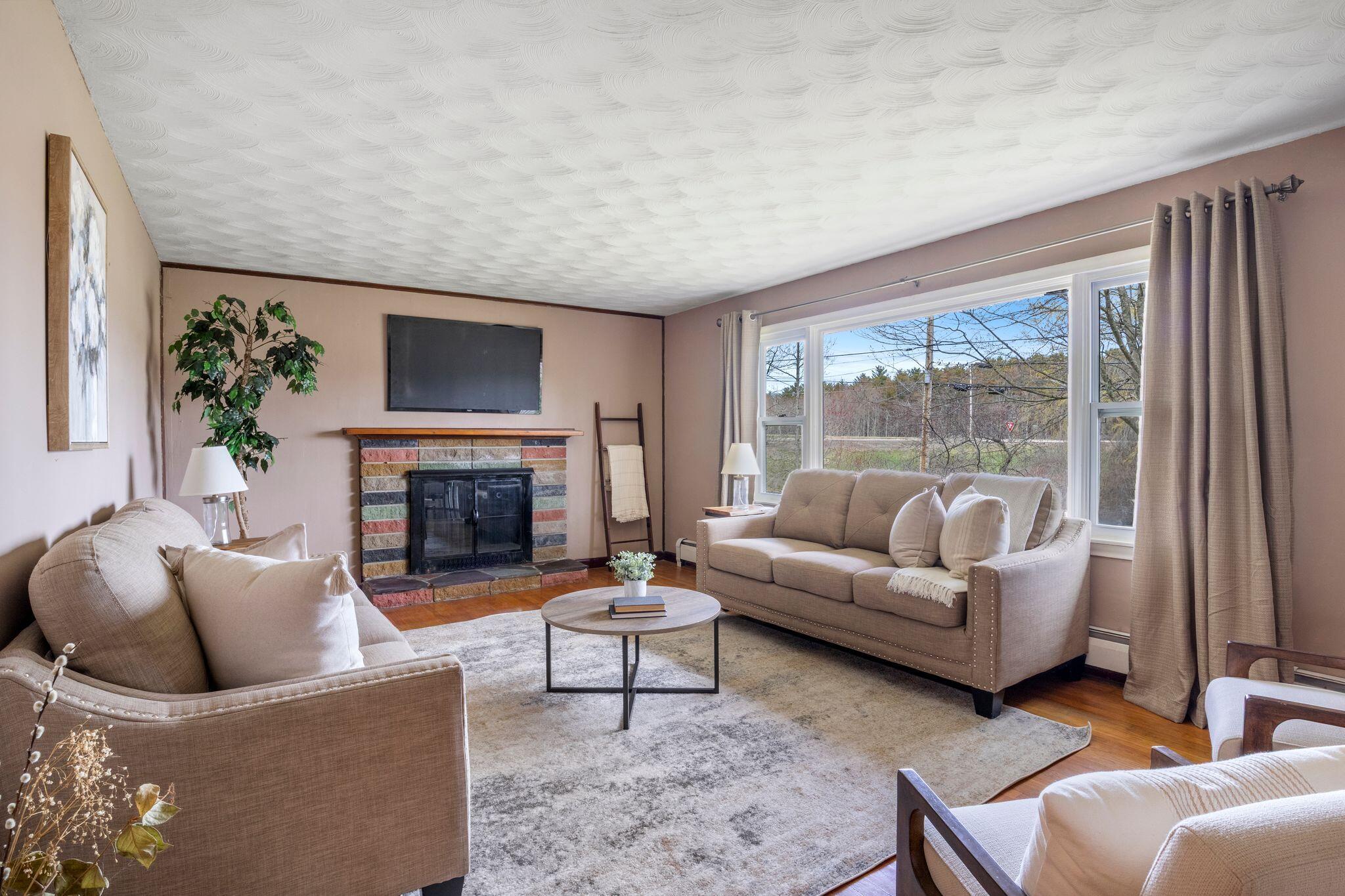 56 Plaisted Road York, ME 03909 - Photo 5 of 50 56 Plaisted Rd, York