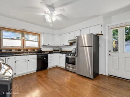 $449,999 | 875 South York Street, Elmhurst, IL 60126