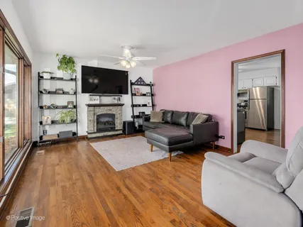 $449,999 | 875 South York Street, Elmhurst, IL 60126