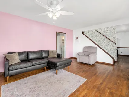 $449,999 | 875 South York Street, Elmhurst, IL 60126