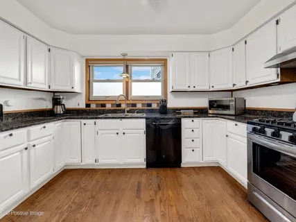 $449,999 | 875 South York Street, Elmhurst, IL 60126