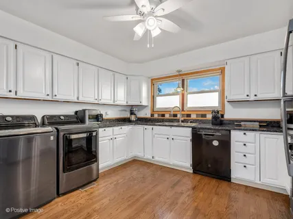 $449,999 | 875 South York Street, Elmhurst, IL 60126