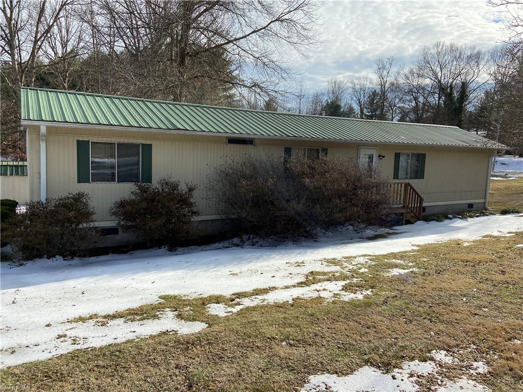 297 Collins Road Dobson, NC 27017 - Photo 2 of 23 Gallery Image 2