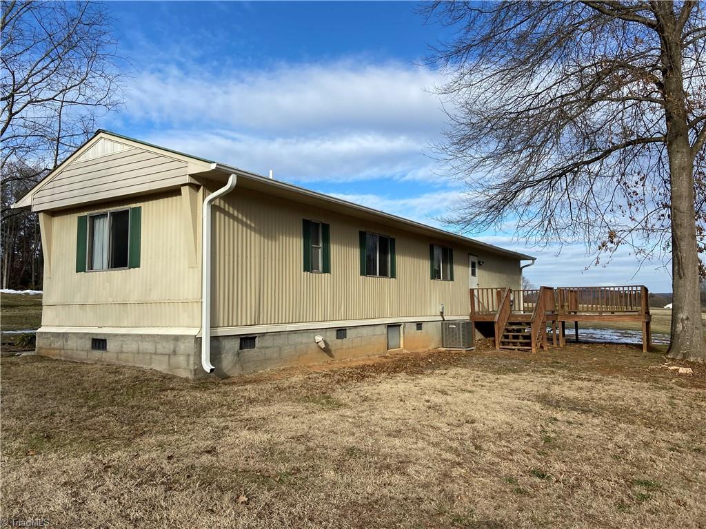 297 Collins Road Dobson, NC 27017 - Photo 3 of 23 Gallery Image 3