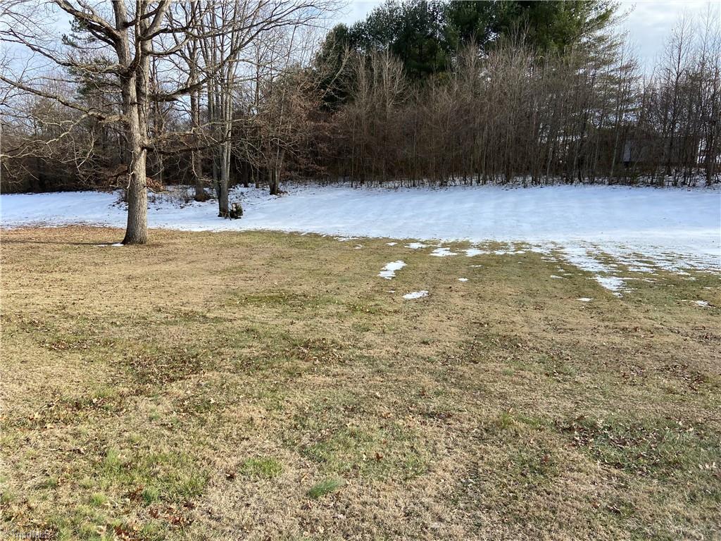 297 Collins Road Dobson, NC 27017 - Photo 10 of 23 Gallery Image 10