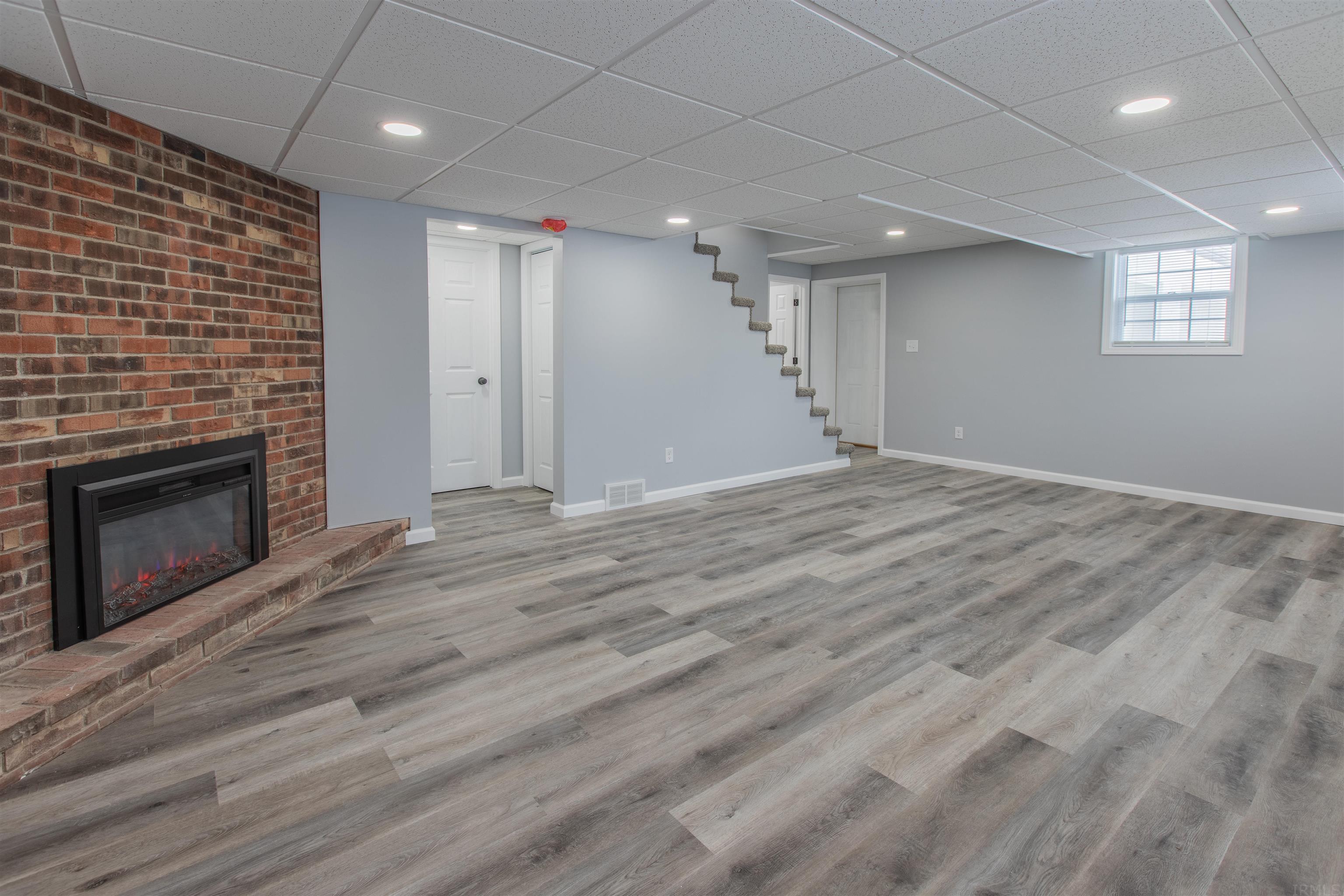 800 Pfeiffer Road Evansville, IN 47711 - Photo 14 of 36 Gallery Image 14