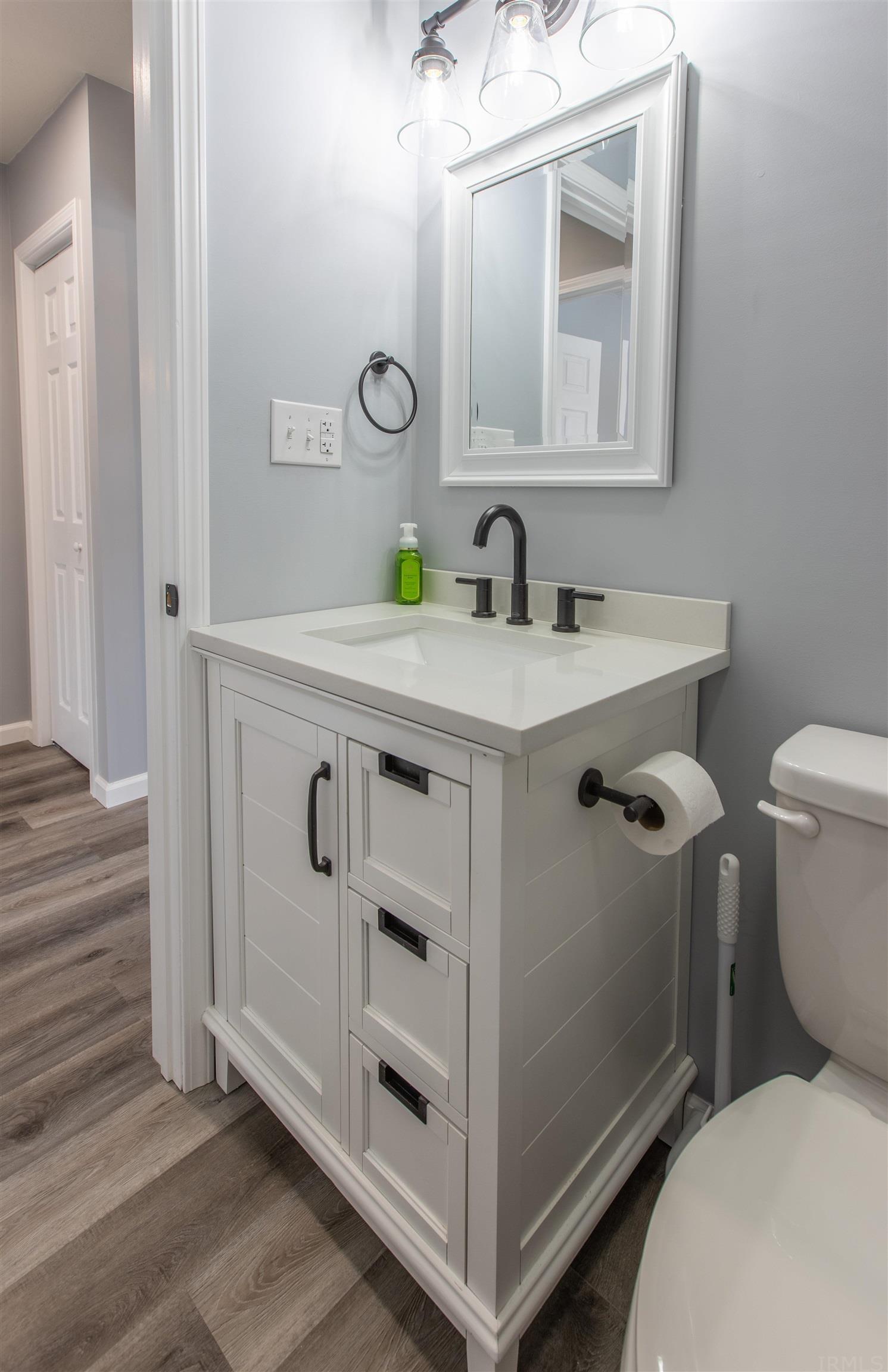800 Pfeiffer Road Evansville, IN 47711 - Photo 25 of 36 Gallery Image 25