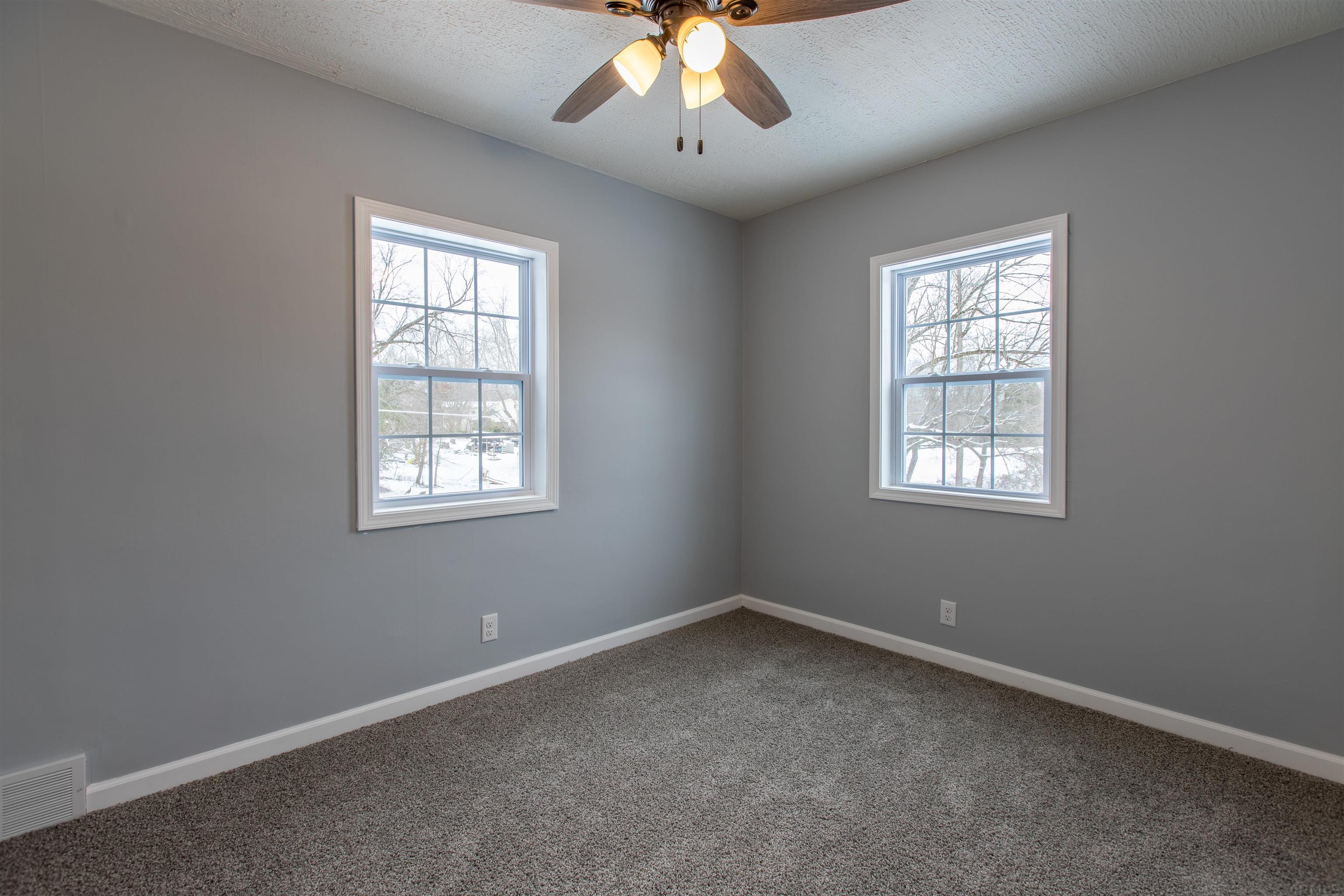800 Pfeiffer Road Evansville, IN 47711 - Photo 26 of 36 Gallery Image 26