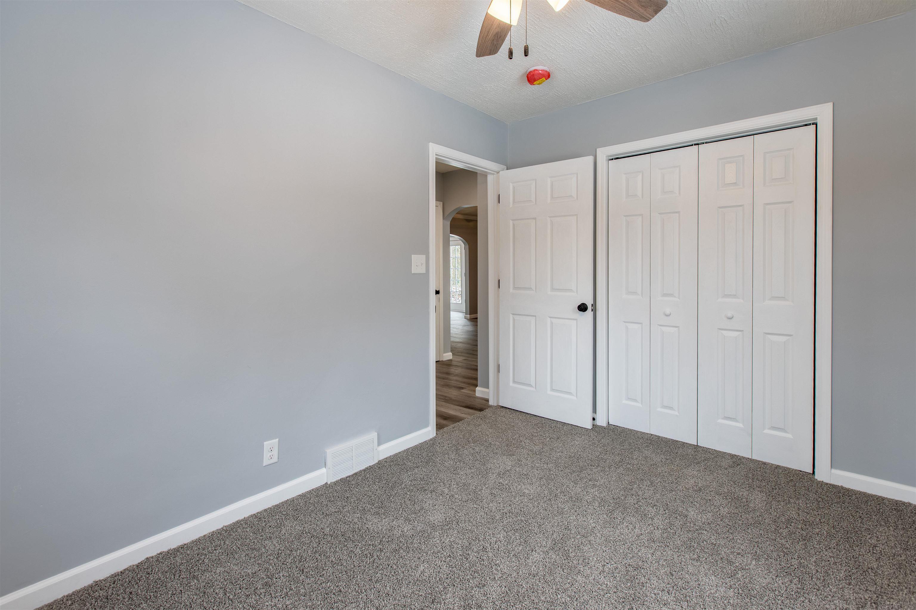 800 Pfeiffer Road Evansville, IN 47711 - Photo 27 of 36 Gallery Image 27