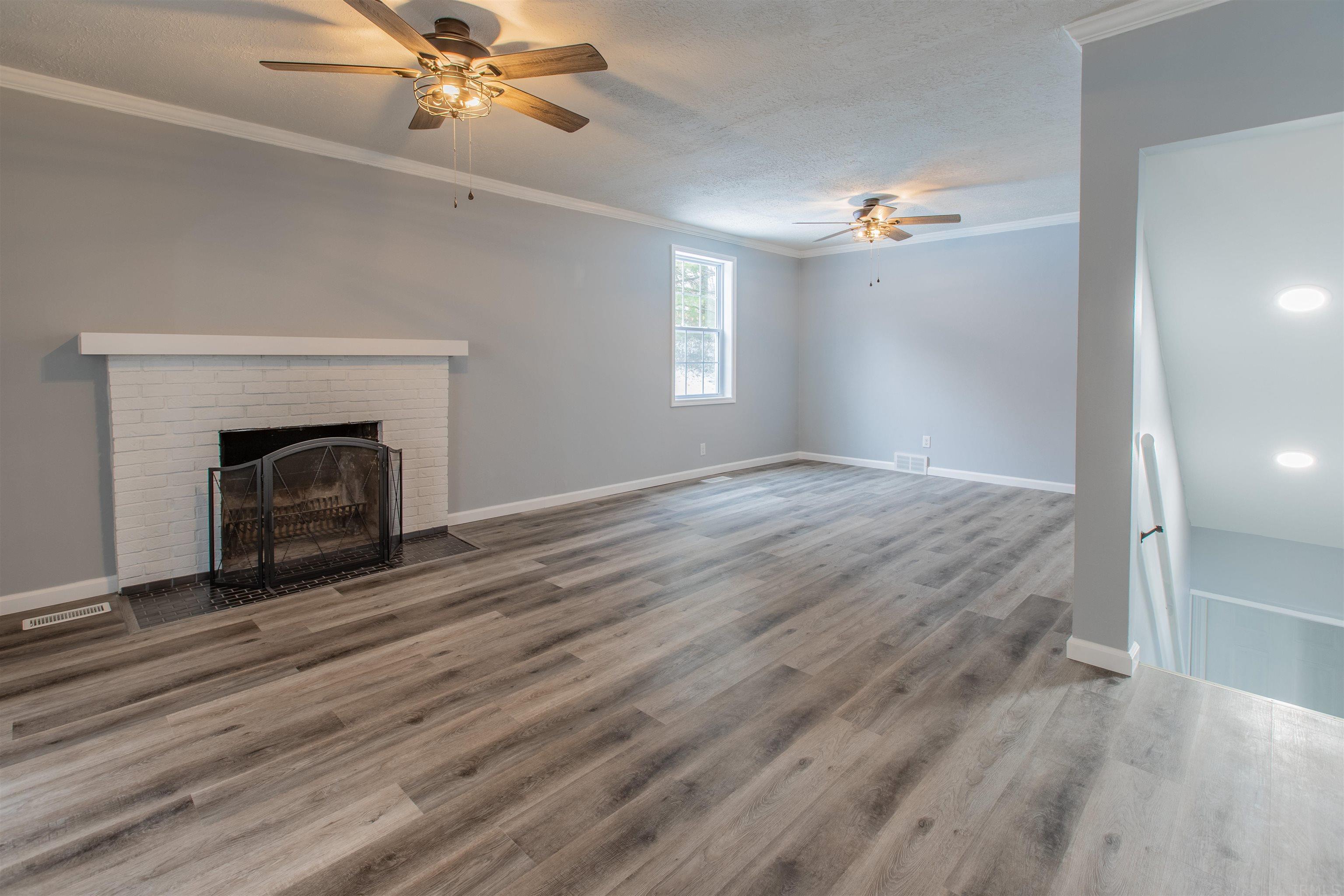 800 Pfeiffer Road Evansville, IN 47711 - Photo 4 of 36 Gallery Image 4