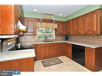 1464 Holcomb Road Huntingdon Valley, PA 19006 - Photo 5 of 16