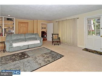 1464 Holcomb Road Huntingdon Valley, PA 19006 - Photo 9 of 16