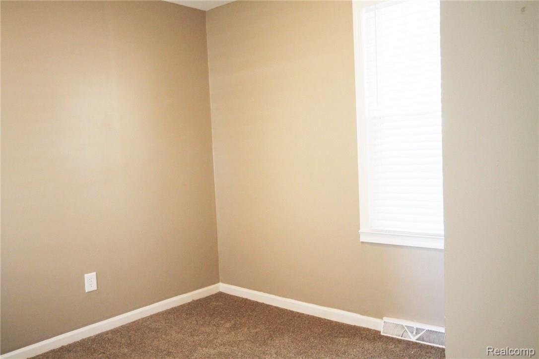 1857 Romeo Street Ferndale, MI 48220 - Photo 15 of 17 2014-09-23 02.02