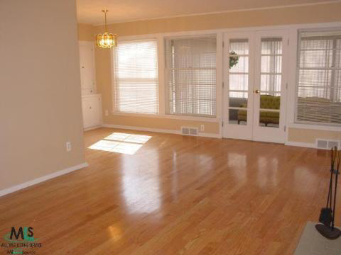 361 Ridgemont Road Grosse Pointe, MI 48236 - Photo 3 of 7 729377-2.JPG