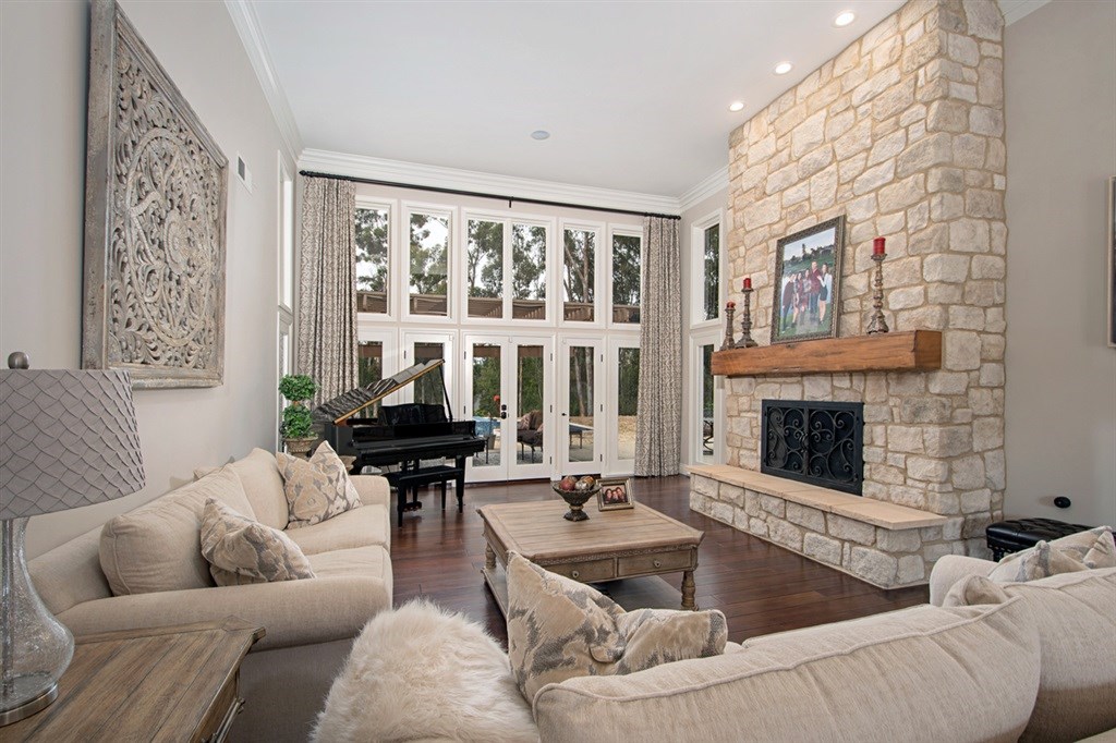 16506 Via Lago Azul Rancho Santa Fe, CA 92067 - Photo 2 of 17 Gallery Image 2