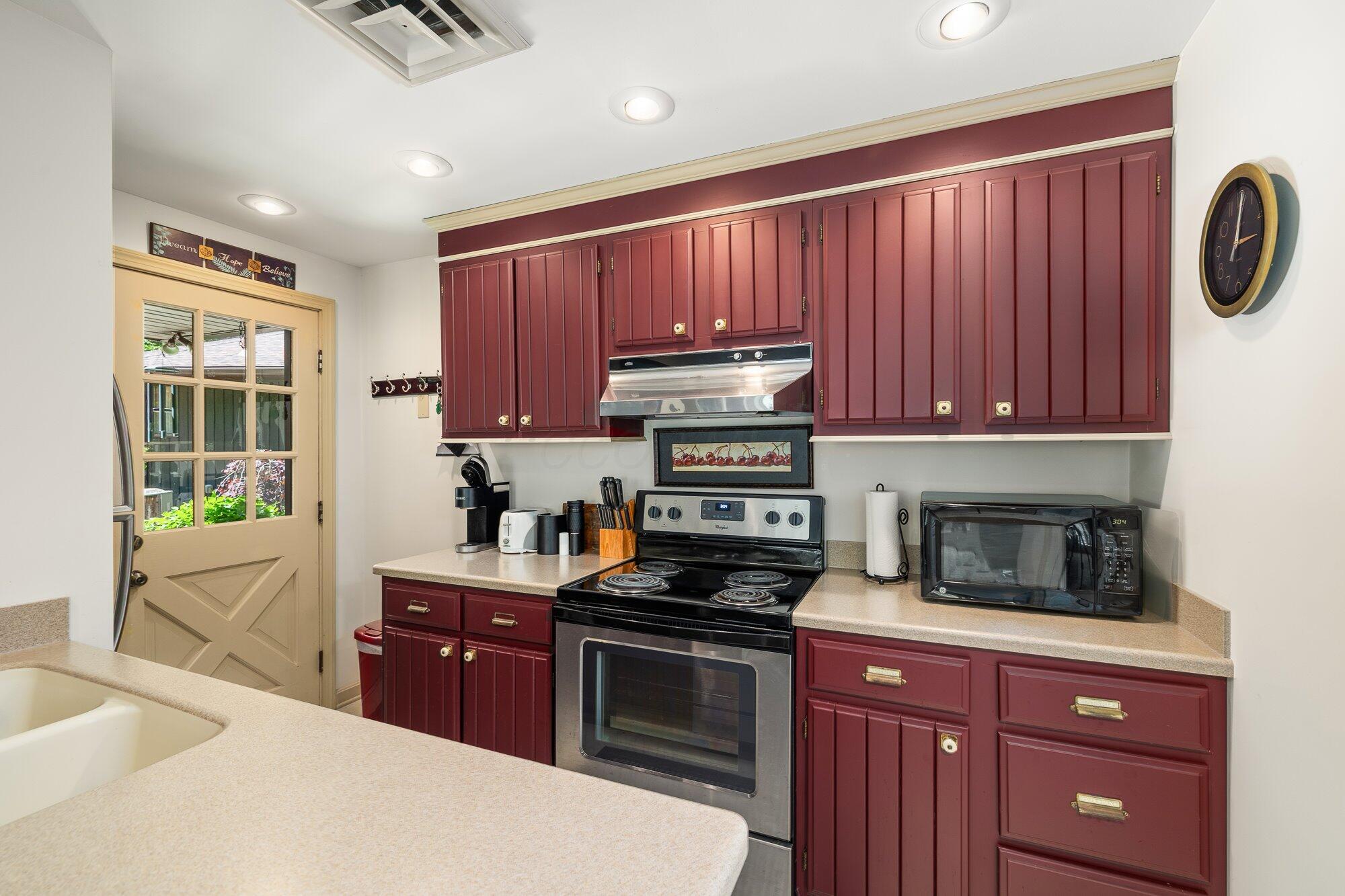 1833 East Hanley Road Mansfield, OH 44903 - Photo 63 of 94 51-guesthouse-kit-3