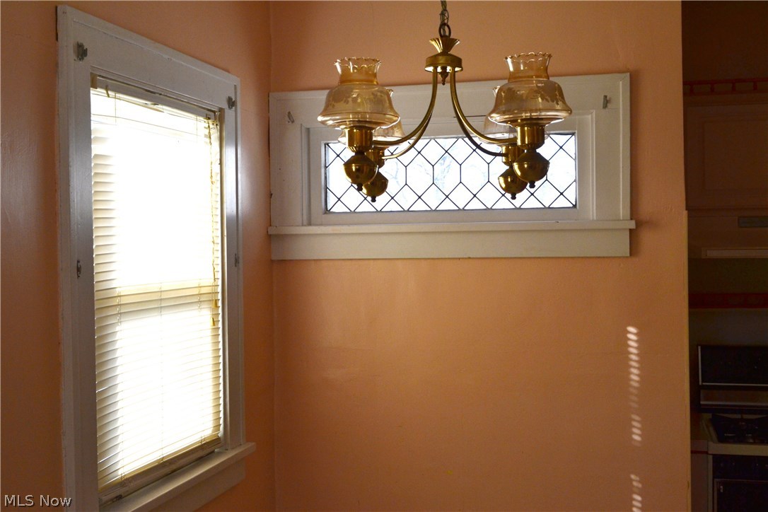 8207 Snow Road Cleveland, OH 44129 - Photo 14 of 23
