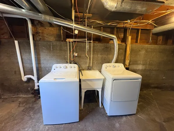 $210,000 | 608 Main Street, Ashton, IL 61006