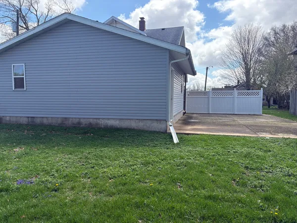 $210,000 | 608 Main Street, Ashton, IL 61006