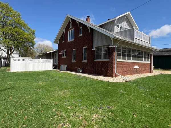 $210,000 | 608 Main Street, Ashton, IL 61006