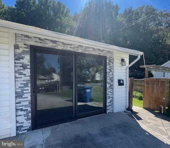 $1,800 | 5527 Halwis Street, Alexandria, VA 22303