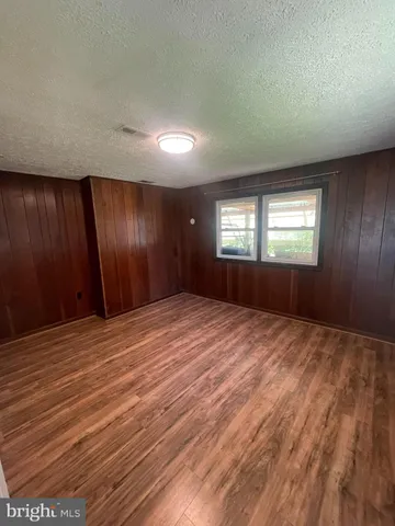 $1,800 | 5527 Halwis Street, Alexandria, VA 22303